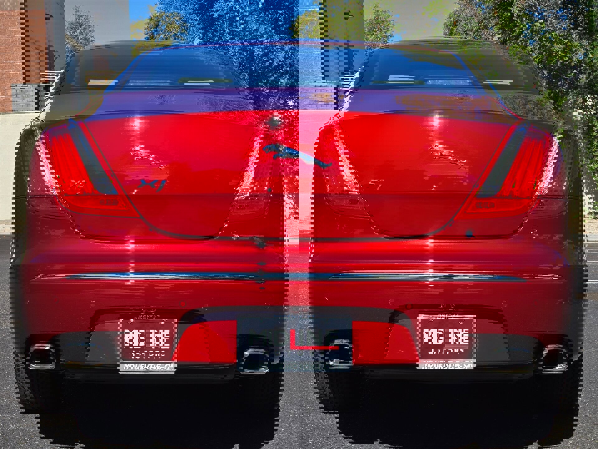 Used 2012 Jaguar XJ RWD image 9