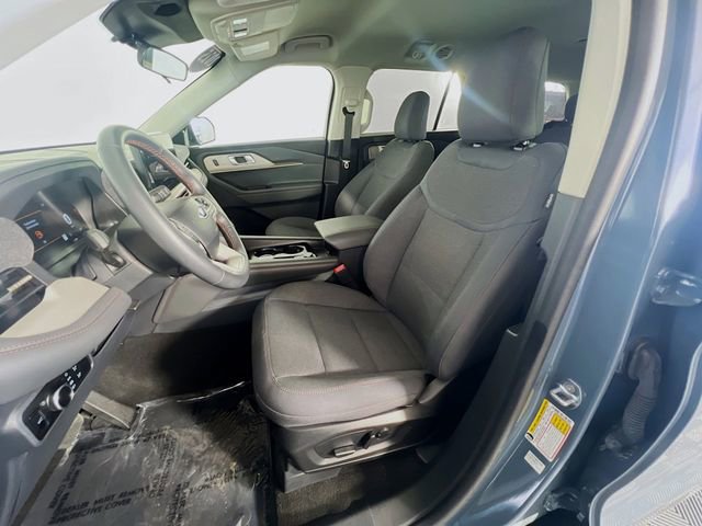 Used 2025 Ford Explorer Active image 10