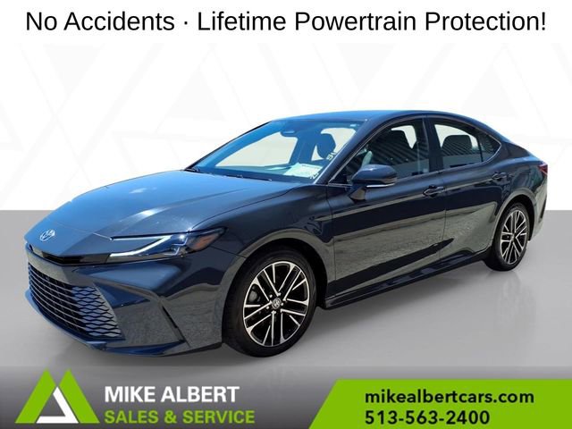 Used 2025 Toyota Camry XLE FWD image 3