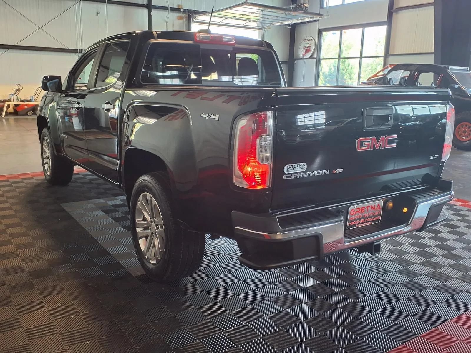 Used 2017 GMC Canyon SLT w/ Trailering Package AWD/4WD image 5