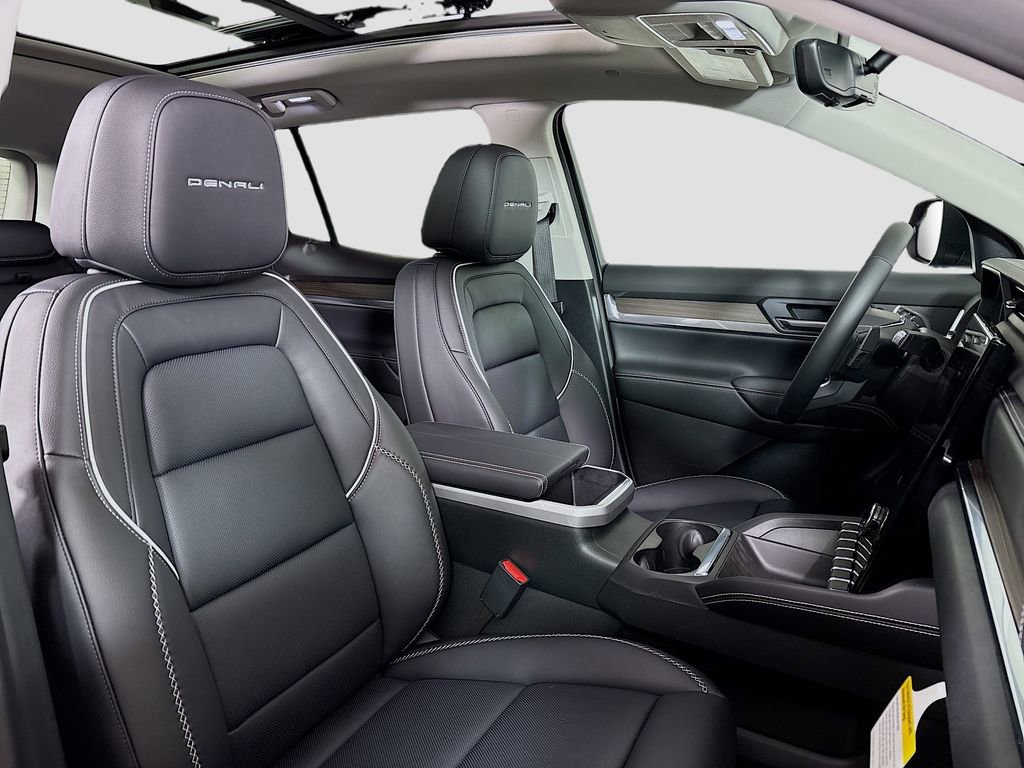 New 2026 GMC Terrain Denali w/ LPO, Black Badging Package image 28