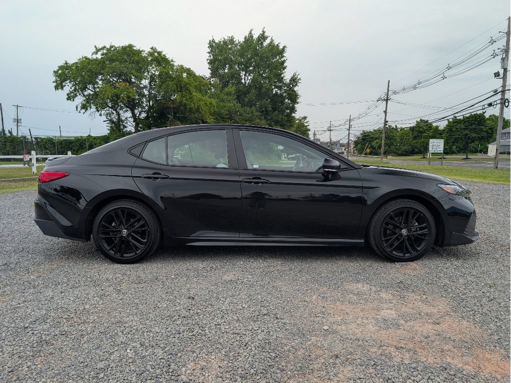 Used 2026 Toyota Camry SE FWD image 4