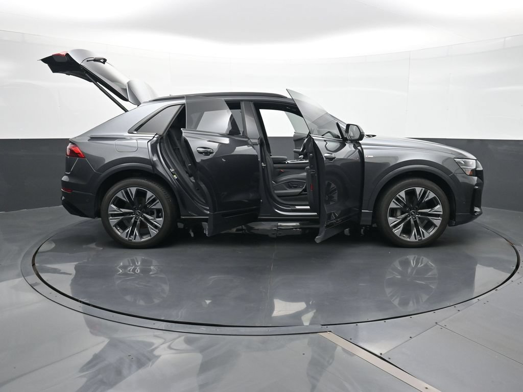 Used 2025 Audi Q8 Premium Plus AWD/4WD image 33