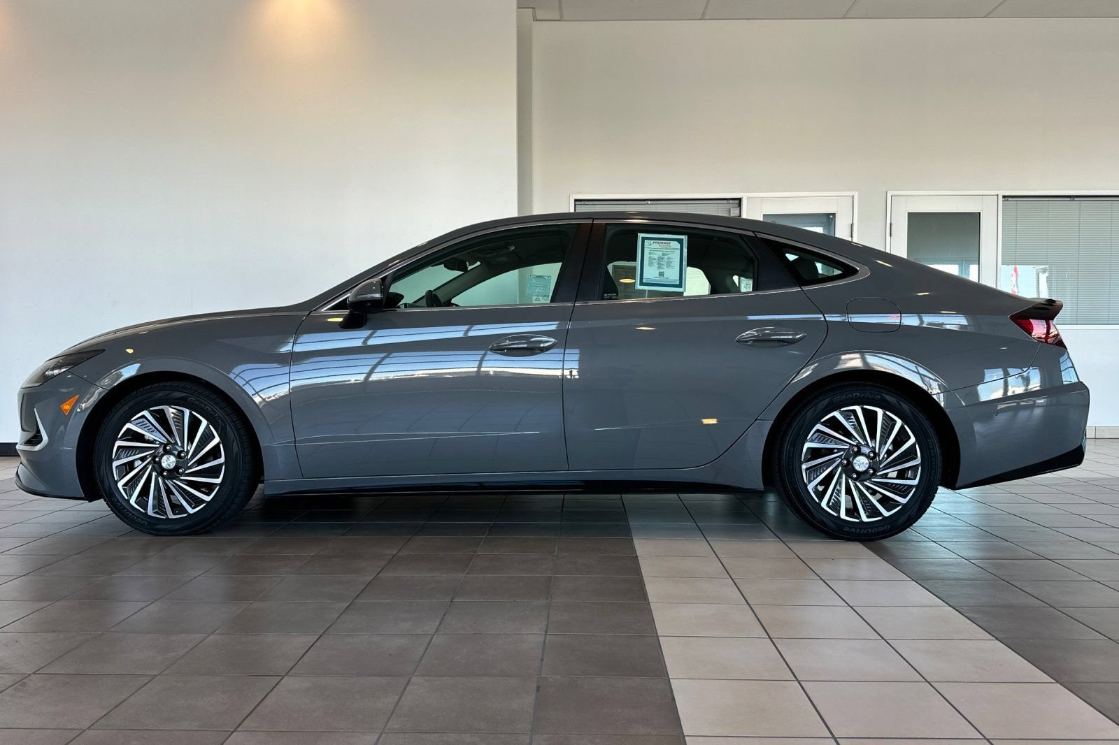 Used 2022 Hyundai Sonata Limited FWD image 7