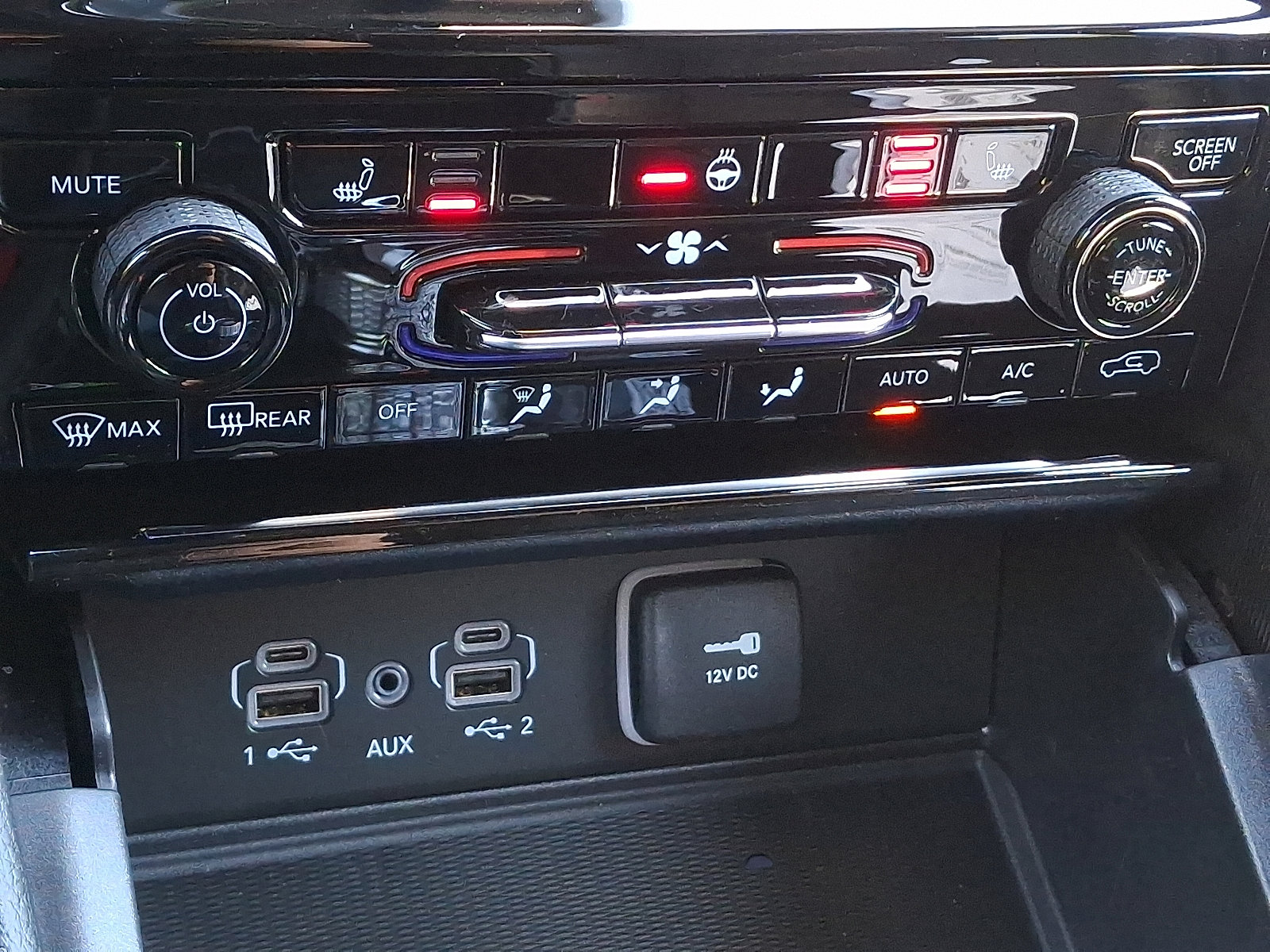 New 2025 Jeep Grand Cherokee Altitude image 10