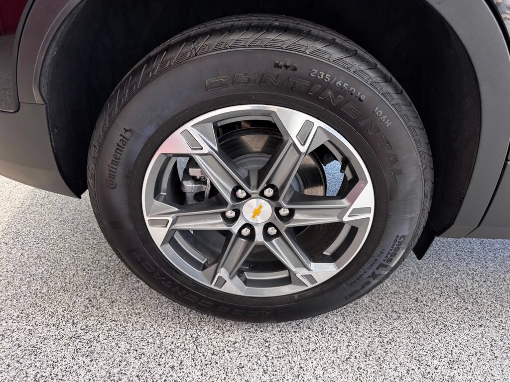 Used 2025 Chevrolet Blazer LT w/ Sound & Technology Package FWD image 11