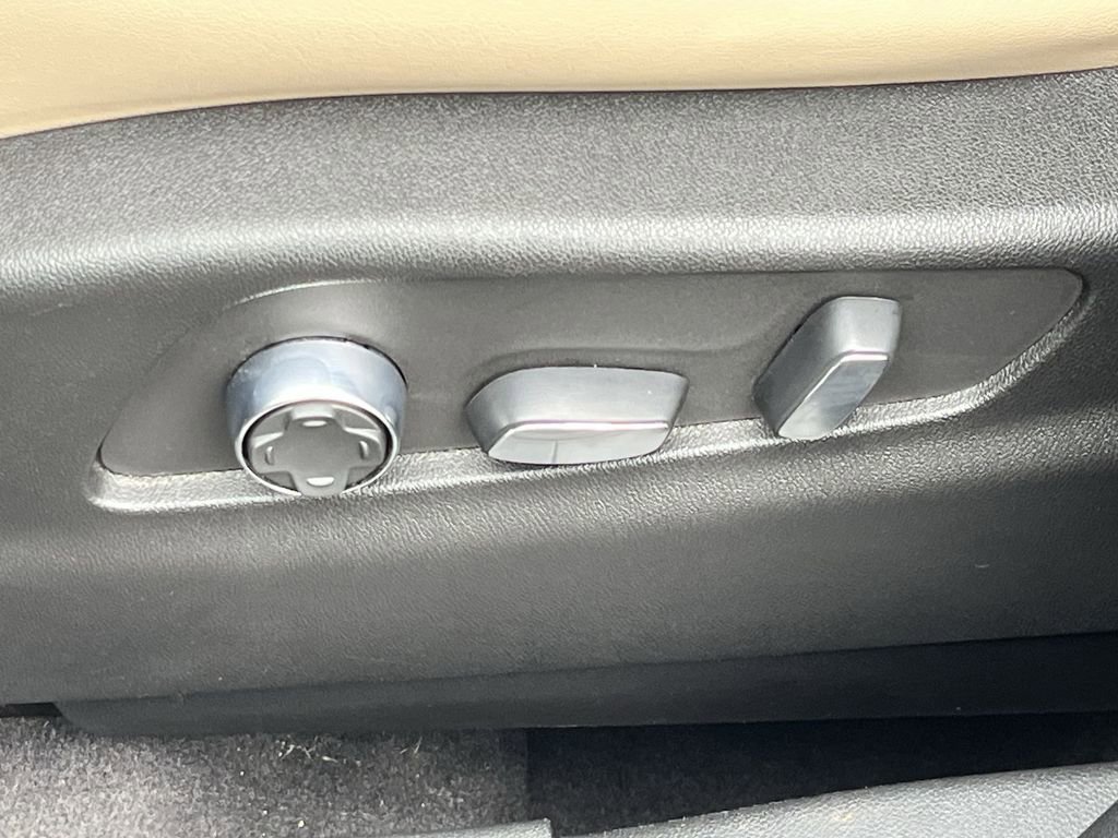 Certified 2024 Cadillac XT4 Premium Luxury image 37