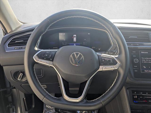 Used 2022 Volkswagen Tiguan SE image 16