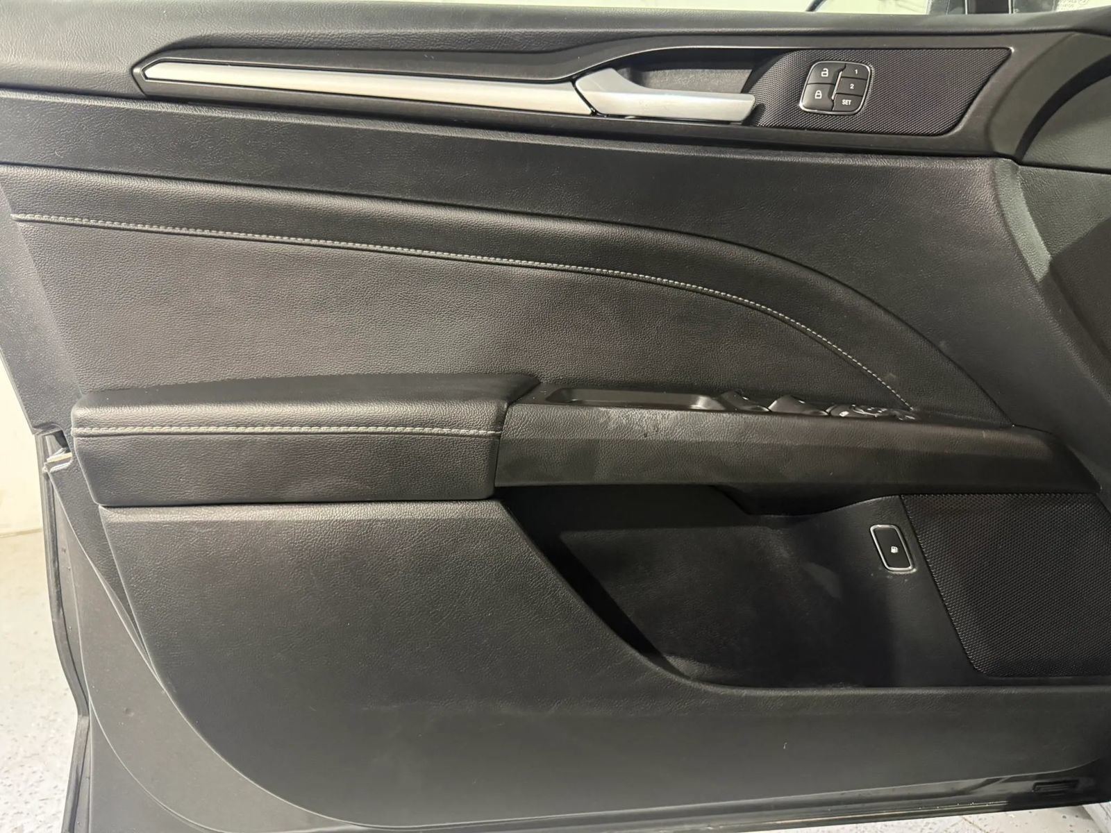 Used 2020 Ford Fusion Titanium FWD image 26