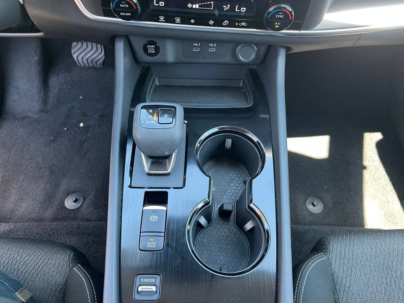 Used 2025 Nissan Rogue SV FWD image 42