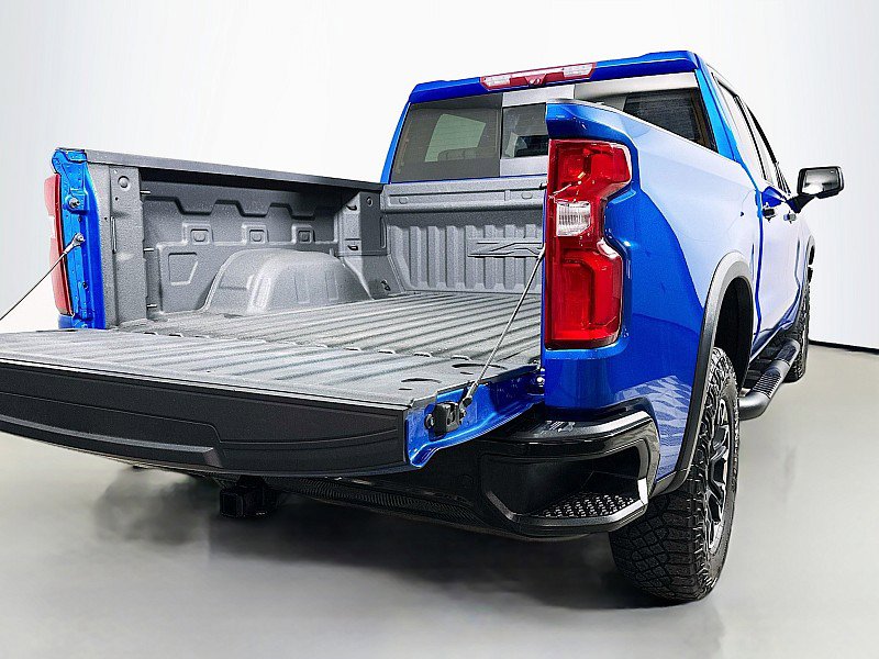 Used 2023 Chevrolet Silverado 1500 ZR2 w/ Technology Package AWD/4WD image 28