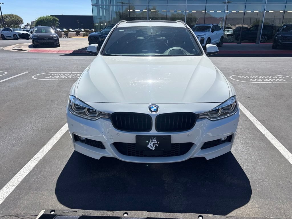 Used 2019 BMW 330i xDrive Wagon AWD/4WD image 2