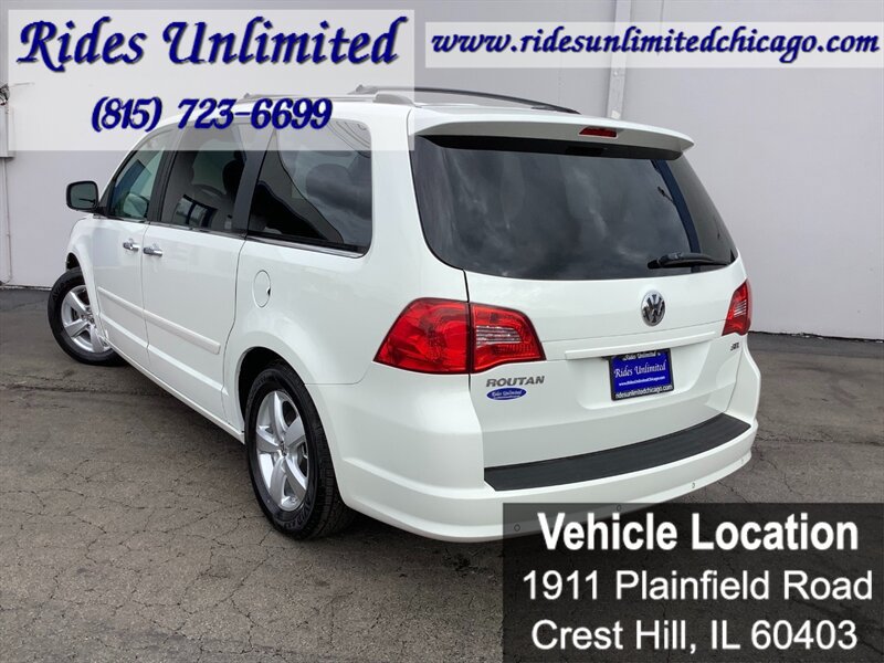 Used 2010 Volkswagen Routan SEL Premium FWD image 8