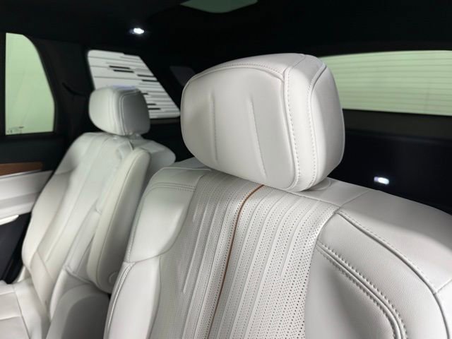 New 2026 Cadillac Vistiq Luxury image 25