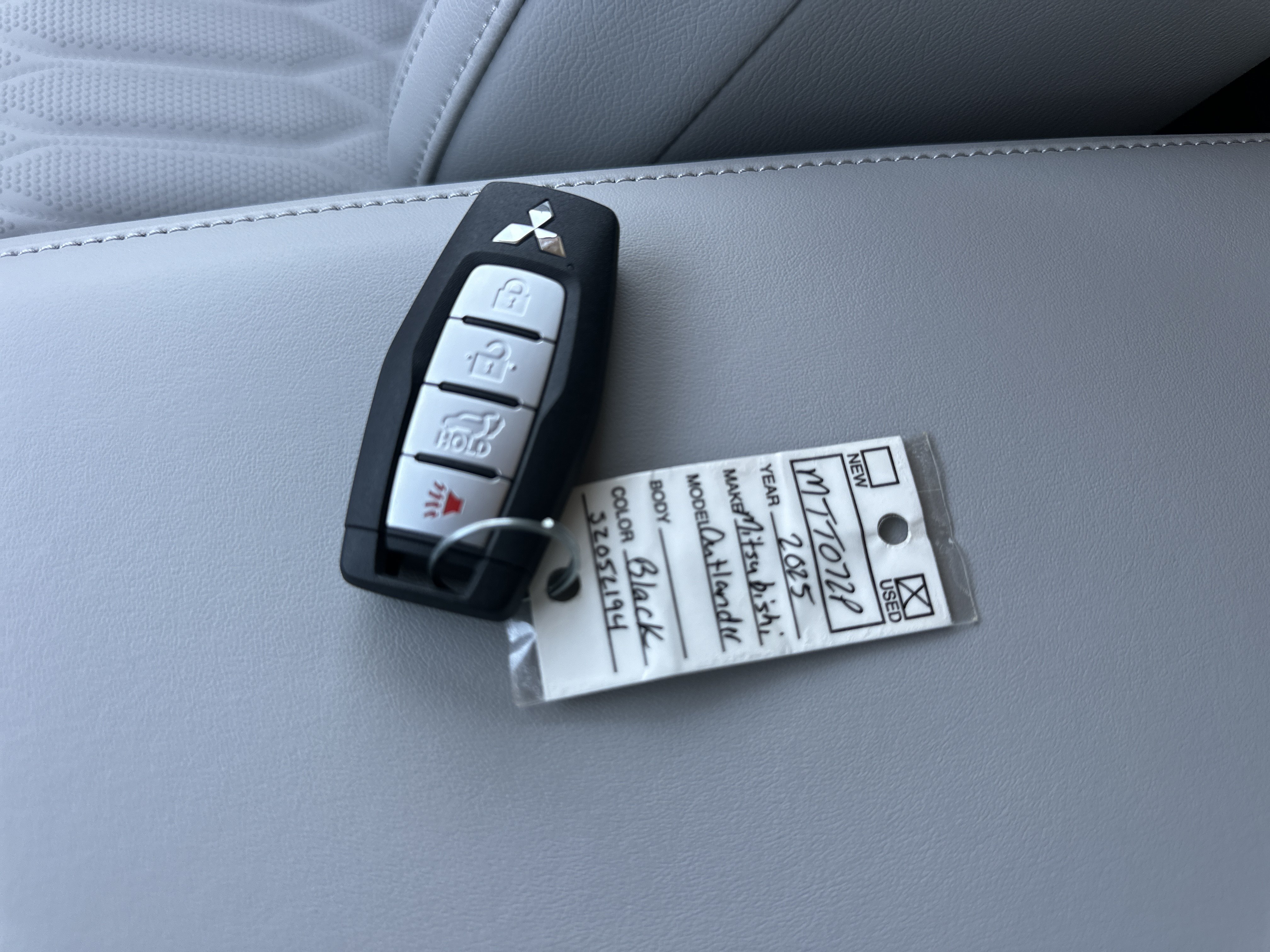 Used 2025 Mitsubishi Outlander AWD image 15