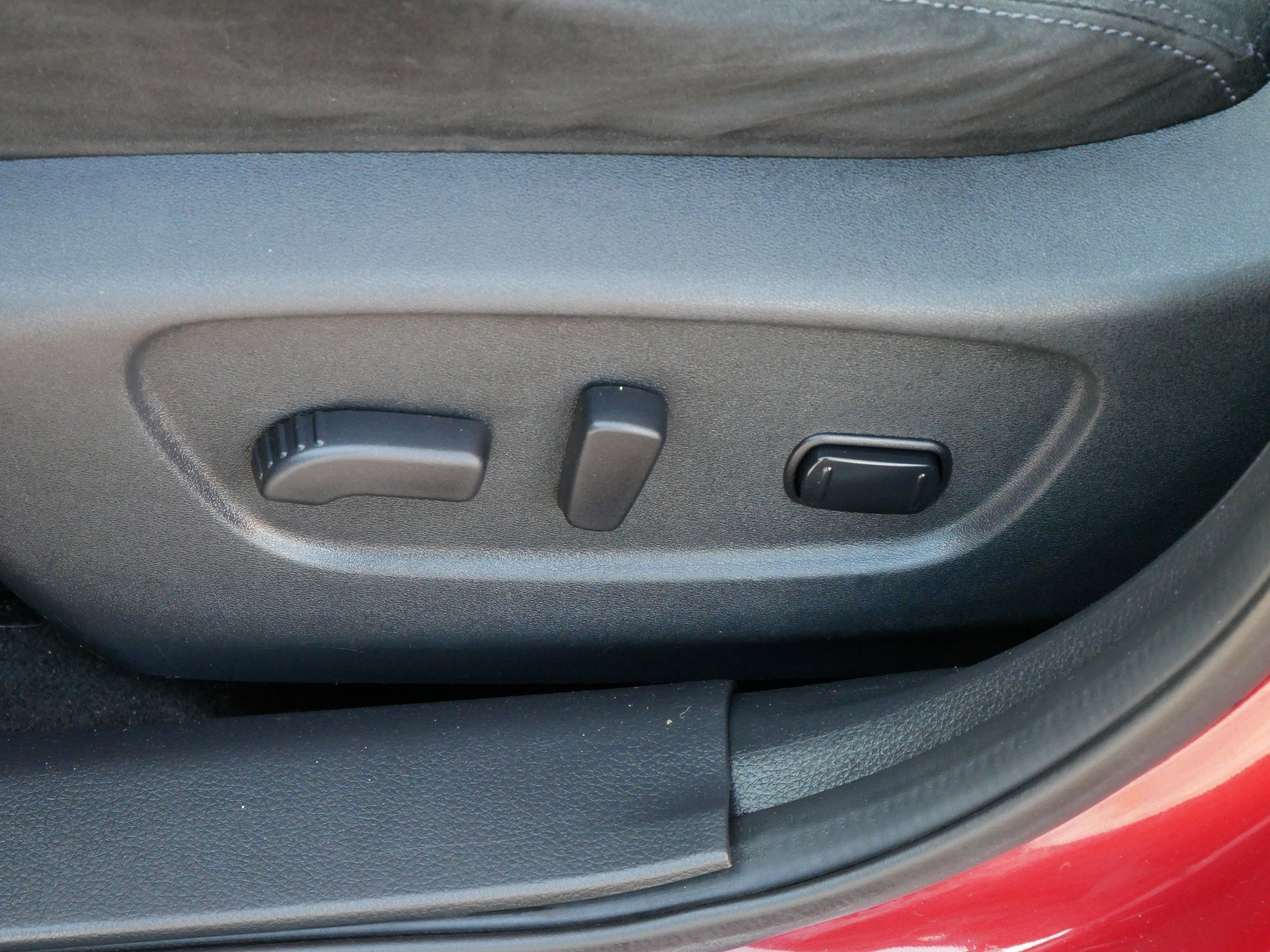 Used 2015 Nissan Rogue SV image 20