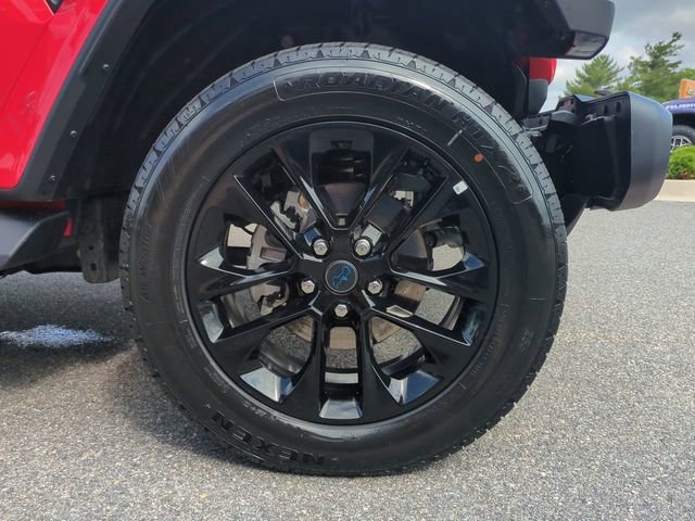 Used 2025 Jeep Wrangler Unlimited Sahara AWD/4WD image 11