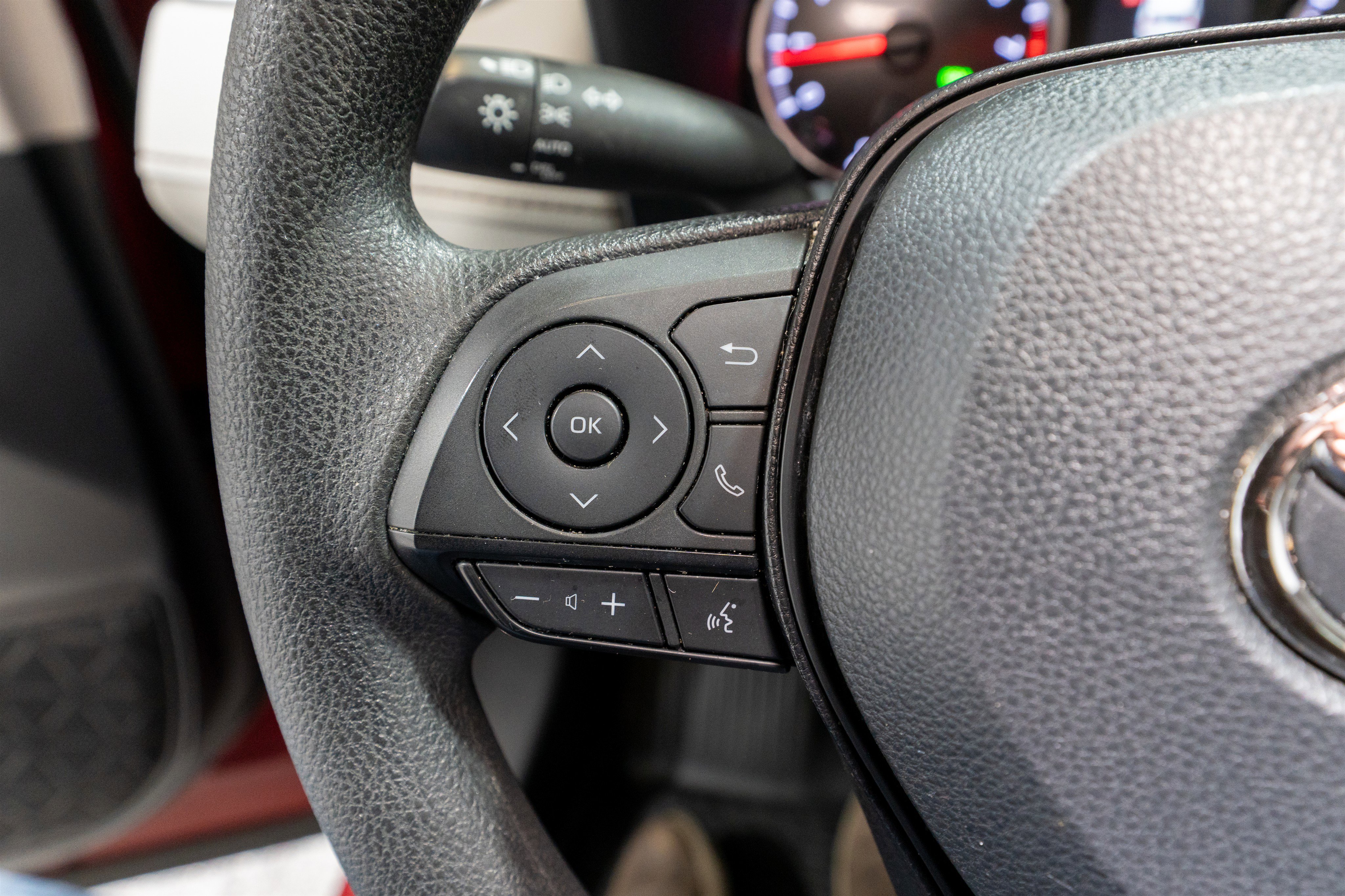 Used 2022 Toyota RAV4 XLE w/ Convenience Package image 25