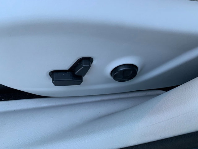 Used 2020 Jeep Cherokee Latitude Plus w/ Comfort/Convenience Group image 23