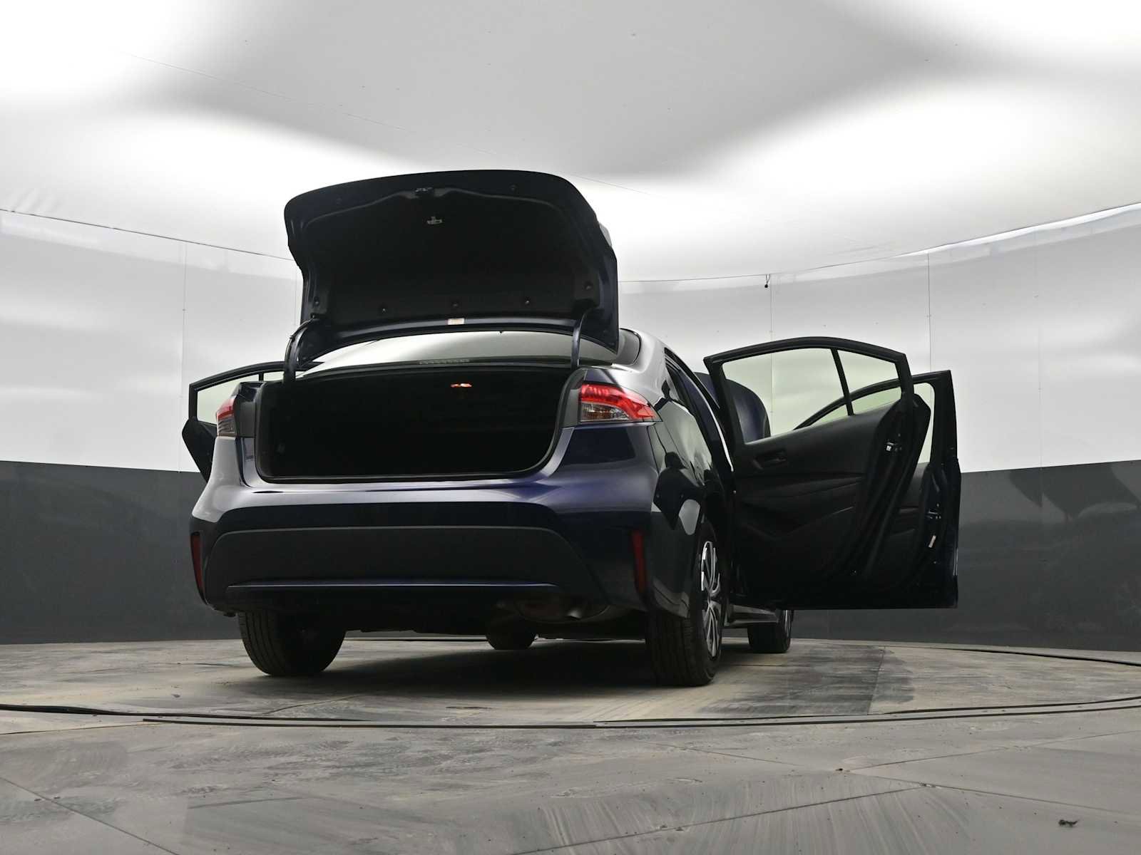 Used 2022 Toyota Corolla LE image 45