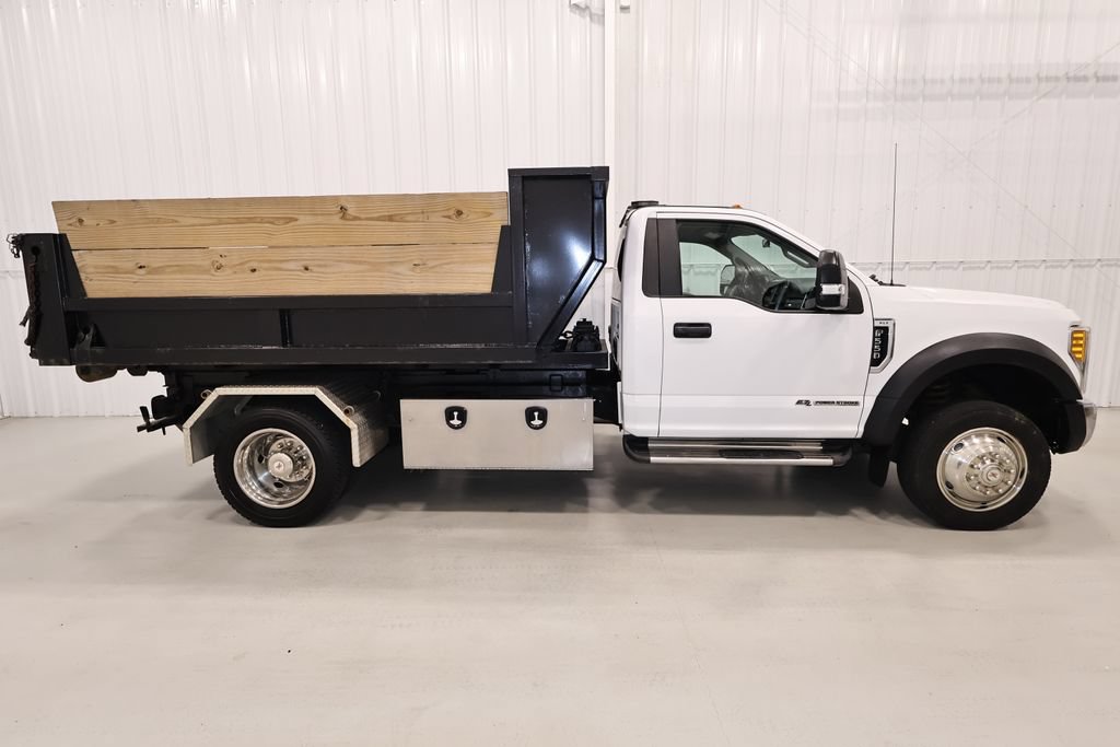 Used 2017 Ford F550 4x4 Regular Cab Super Duty w/ XLT Value Package image 2