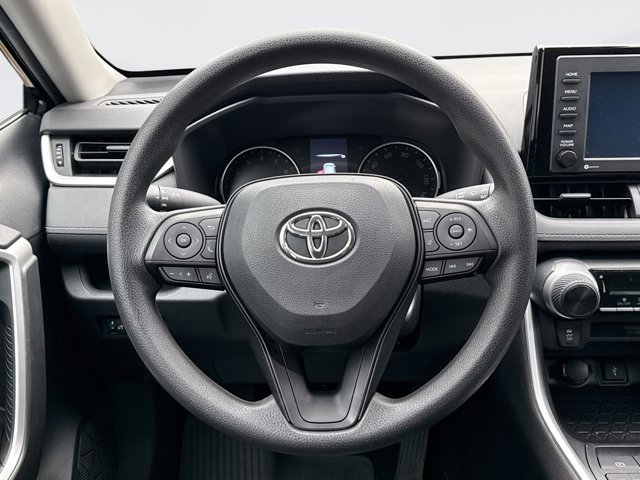 Used 2022 Toyota RAV4 LE image 12