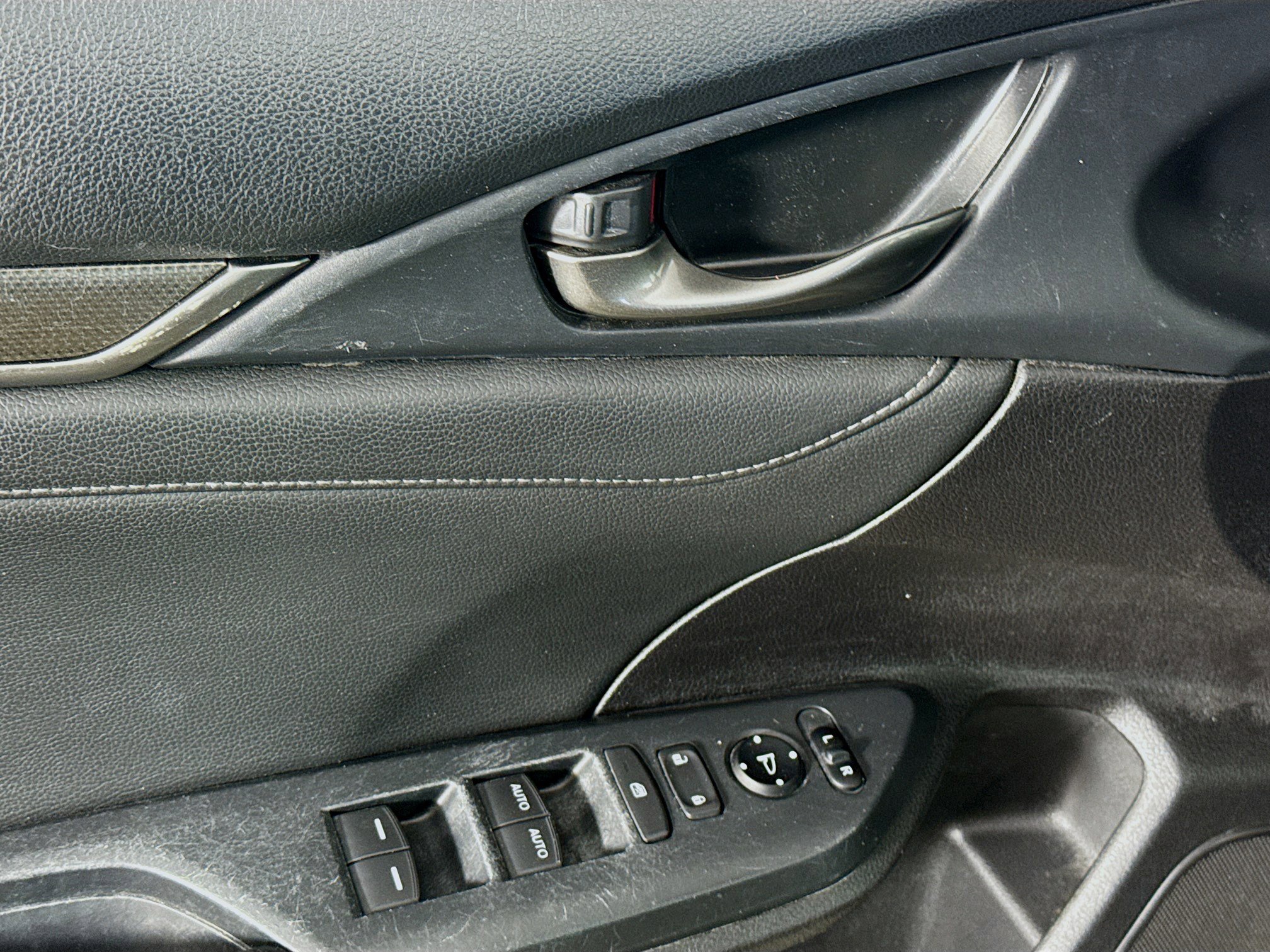 Used 2017 Honda Civic EX-L image 24