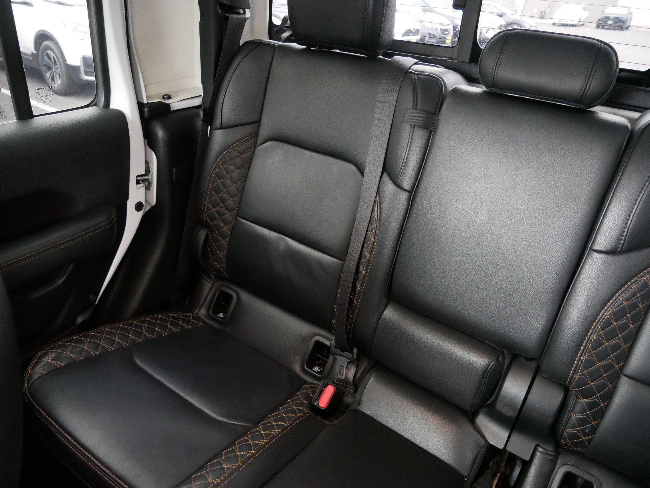 Used 2023 Jeep Gladiator Overland image 12