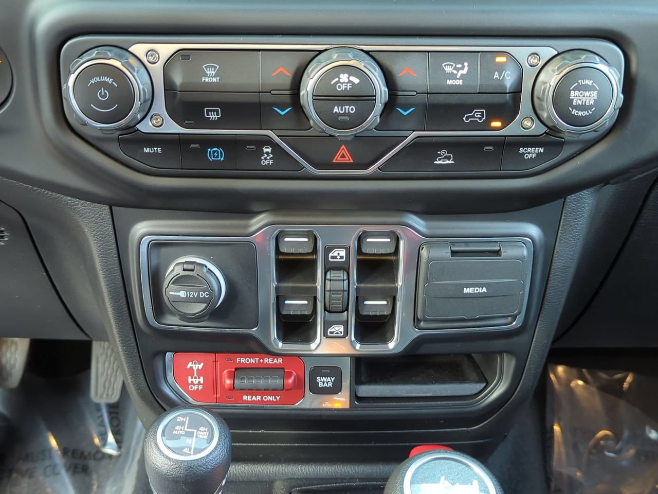 Used 2022 Jeep Wrangler Unlimited Rubicon 4xe AWD/4WD image 18