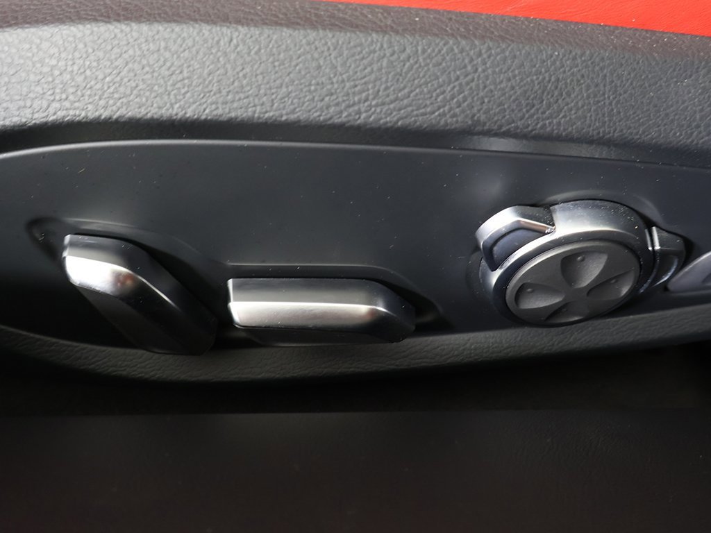 Used 2018 Audi R8 V10 w/ Carbon Exterior Package image 32