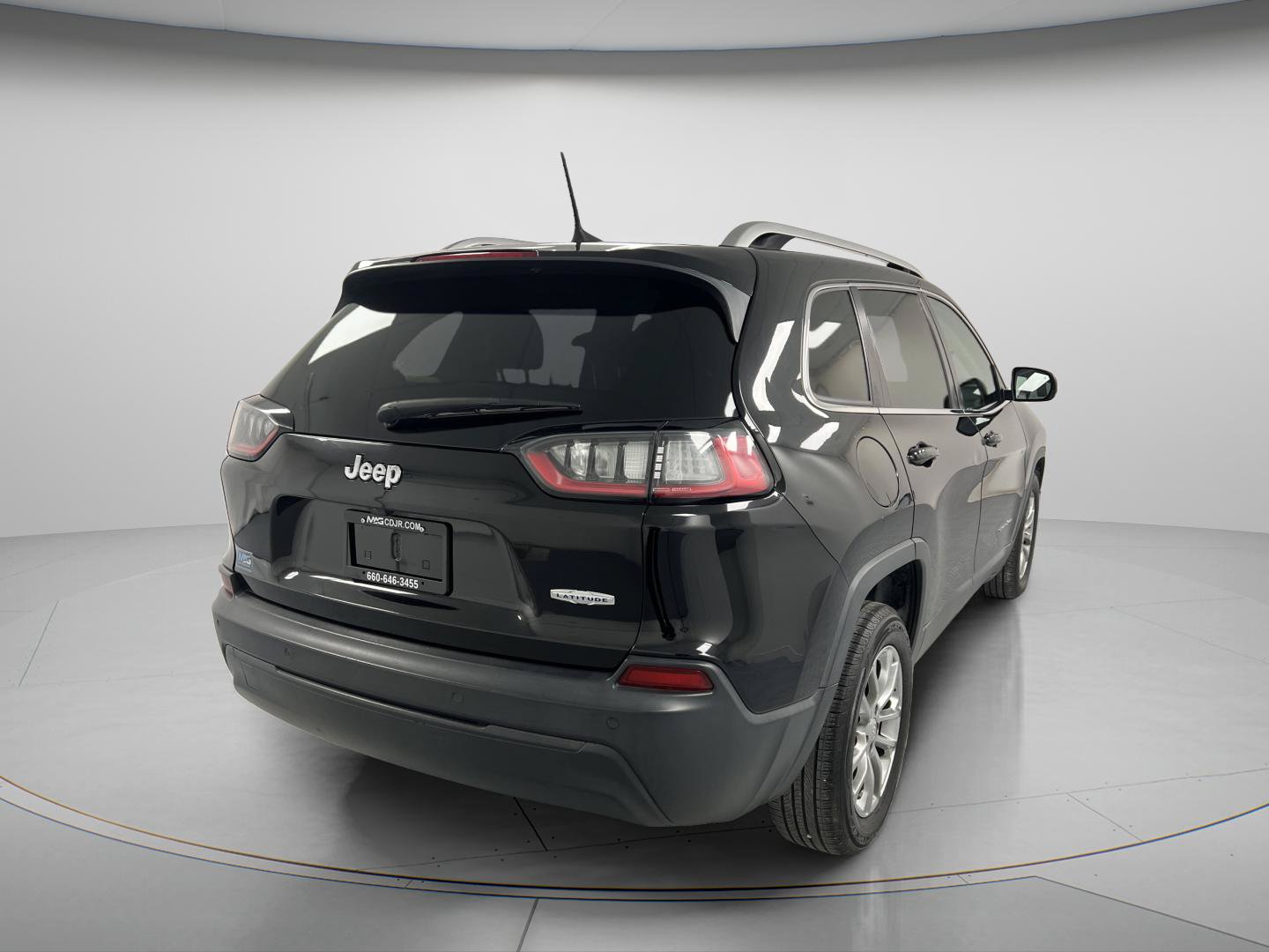 Used 2019 Jeep Cherokee Latitude Plus FWD image 8