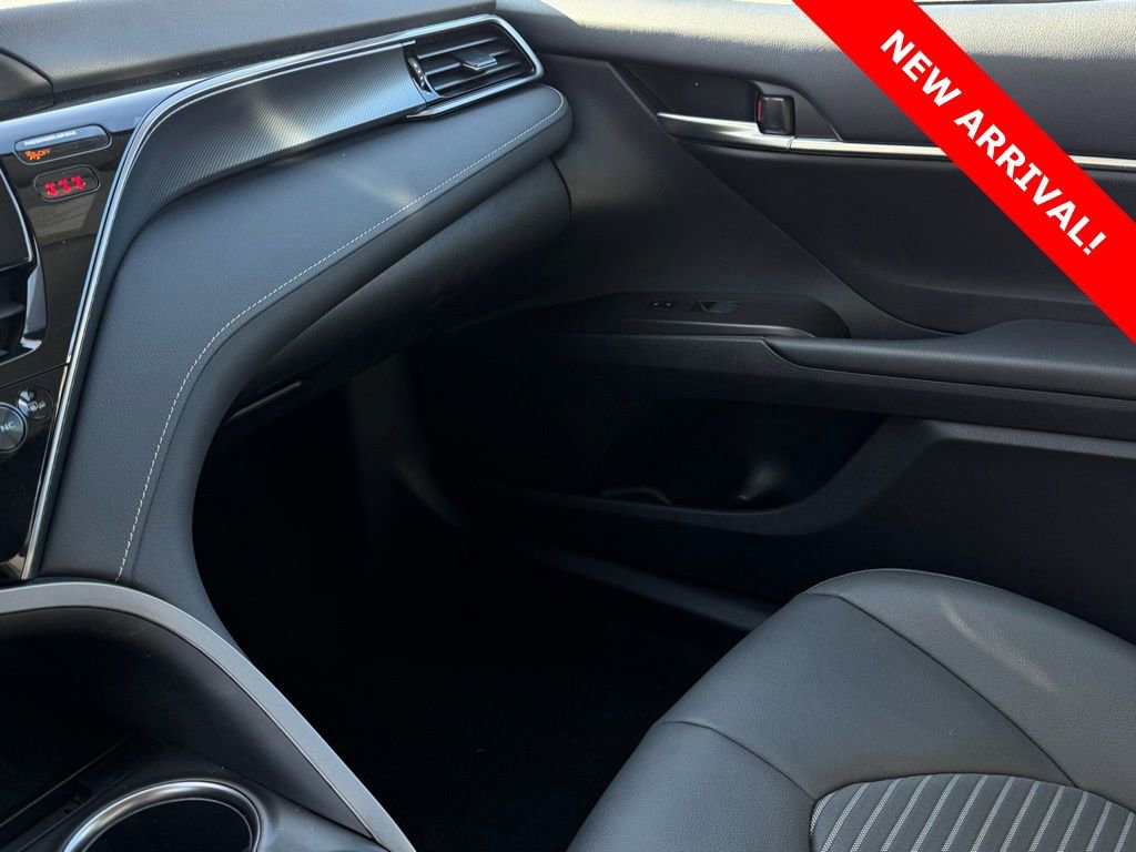 Used 2024 Toyota Camry SE image 33