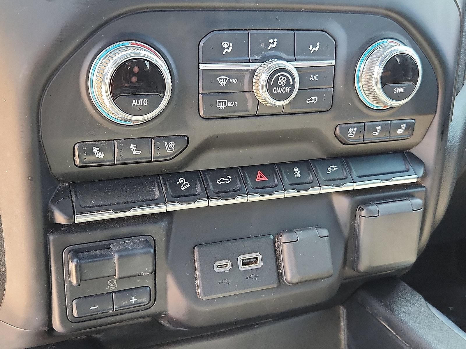 Used 2022 GMC Sierra 2500 AT4 AWD/4WD image 18