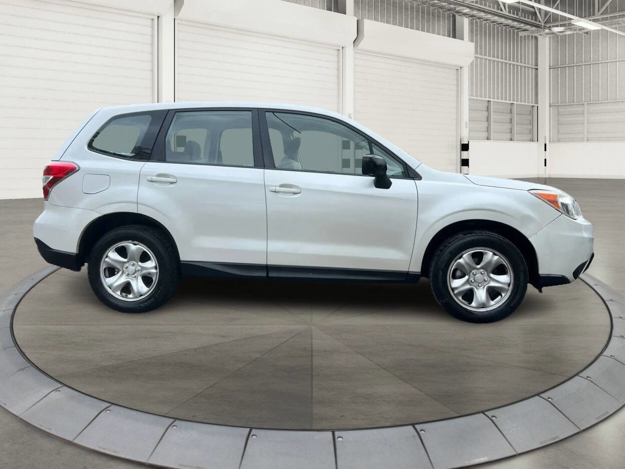 Used 2014 Subaru Forester 2.5i AWD/4WD image 2