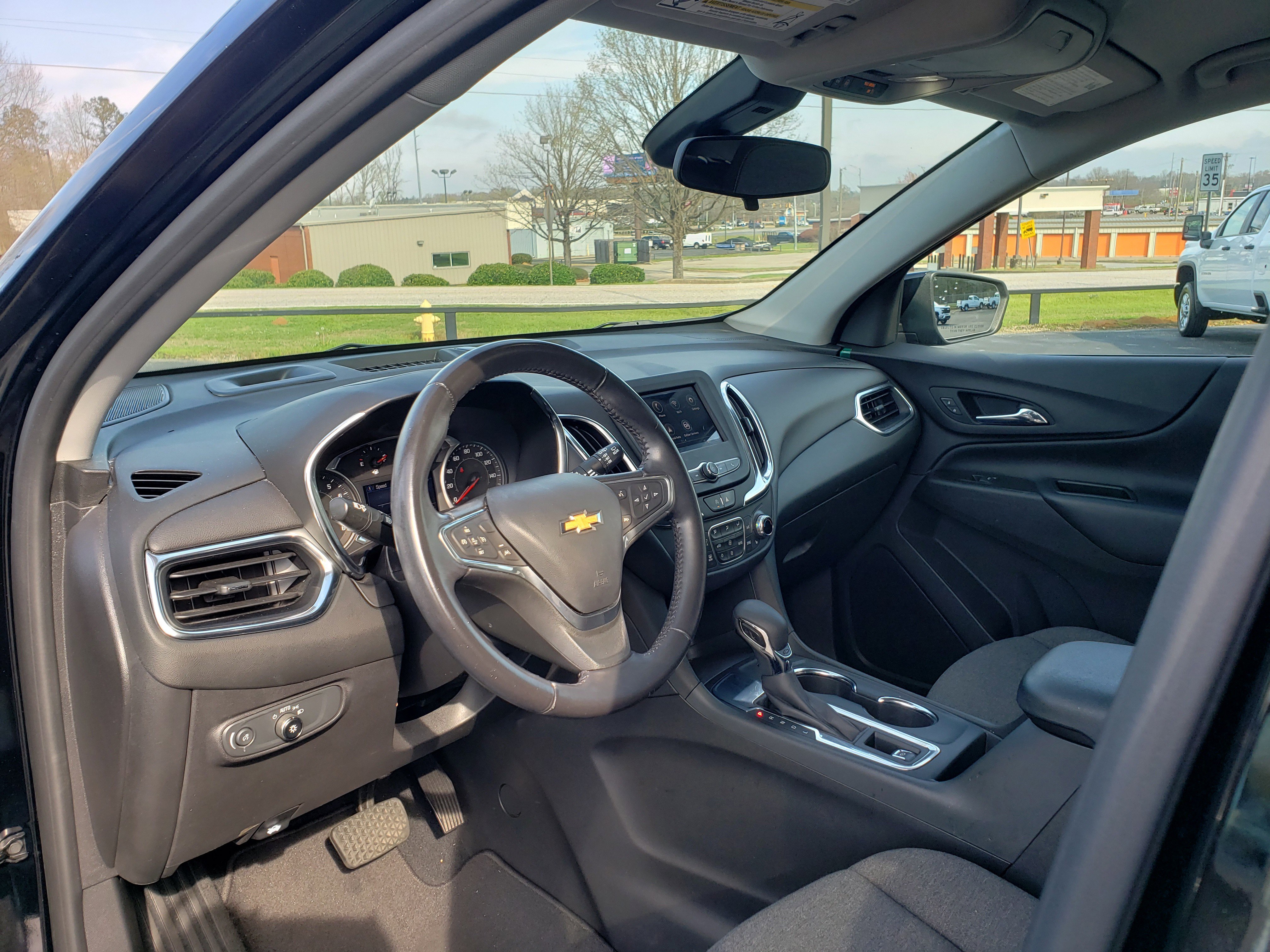 Used 2022 Chevrolet Equinox LT w/ Driver Convenience Package image 29