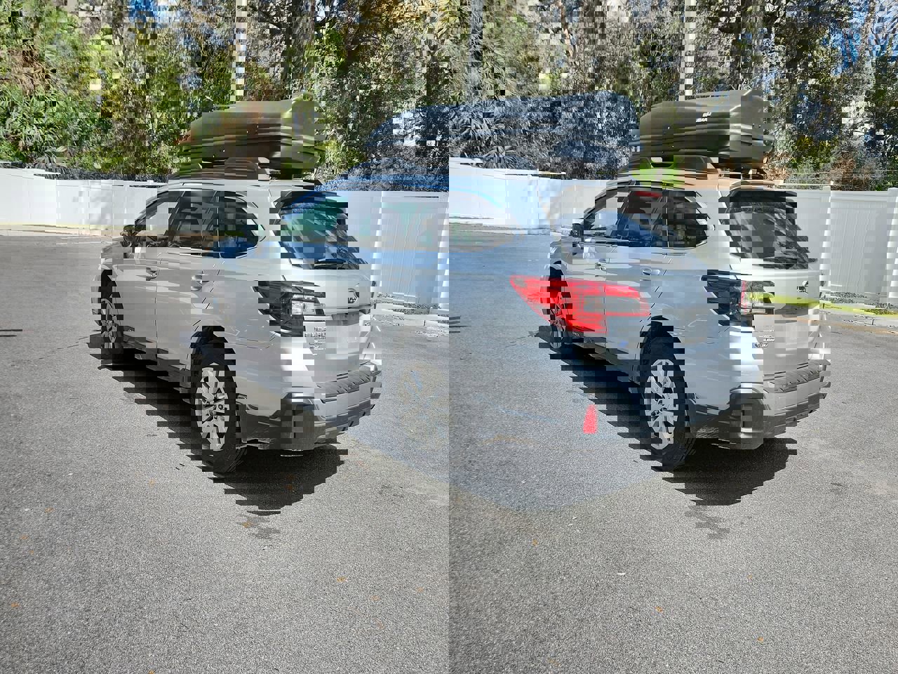 Used 2018 Subaru Outback 2.5i Premium image 3