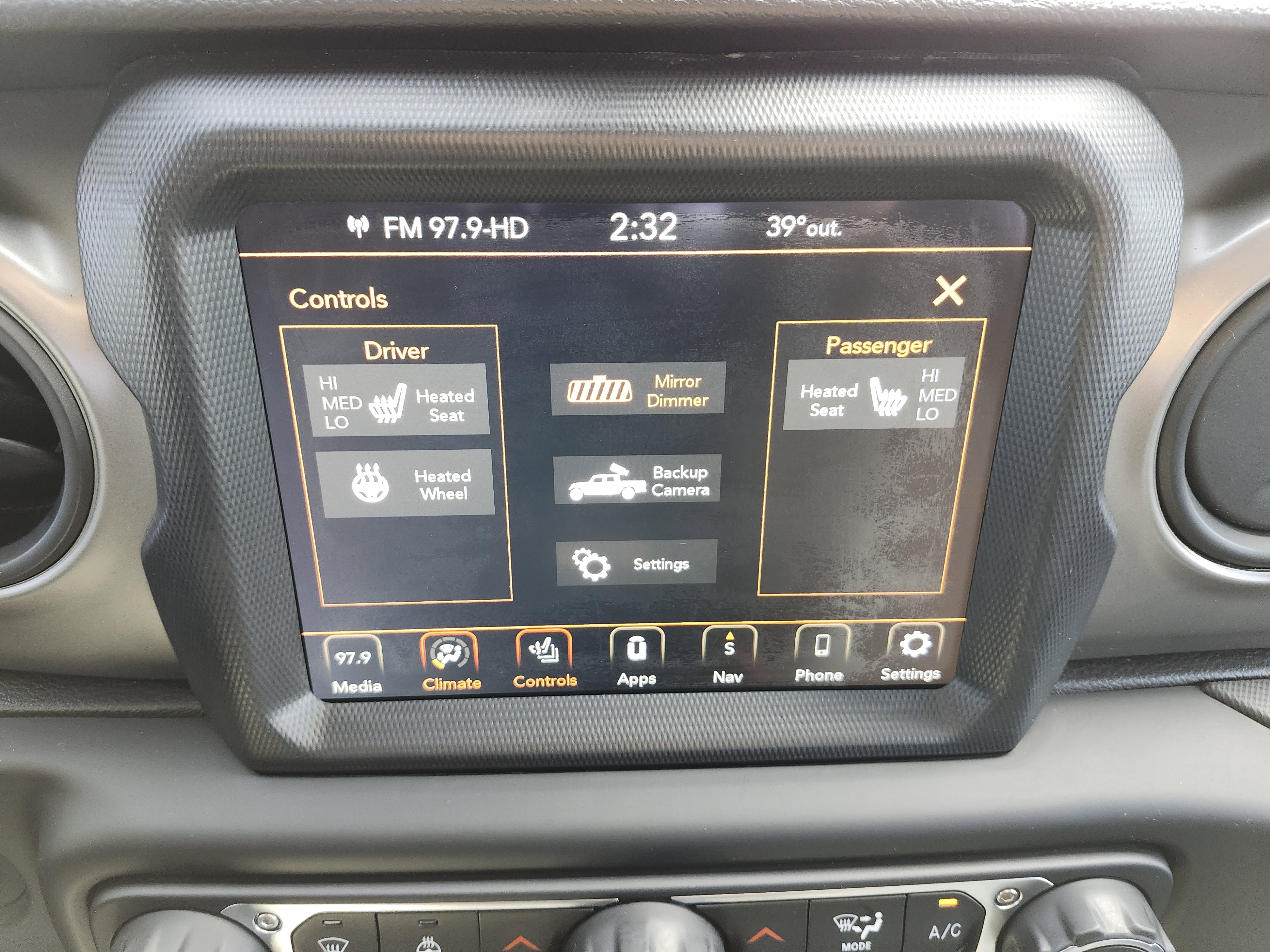 Used 2020 Jeep Gladiator Sport w/ Quick Order Package 24S image 6