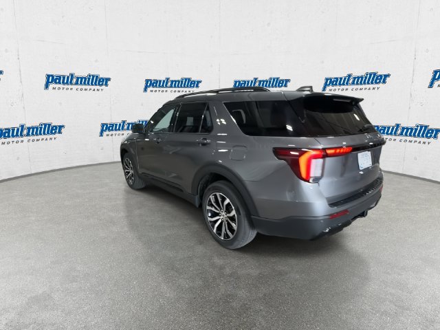Used 2025 Ford Explorer ST-Line AWD/4WD image 8