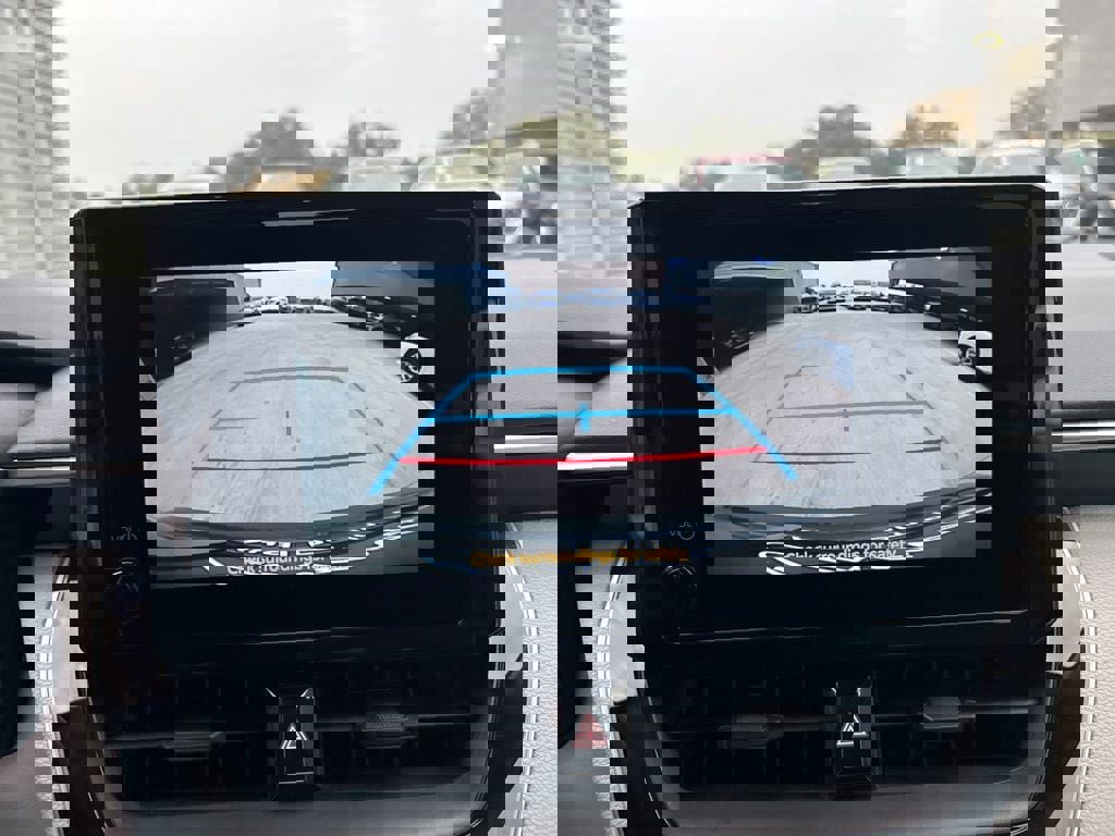 Used 2025 Toyota Corolla LE image 24