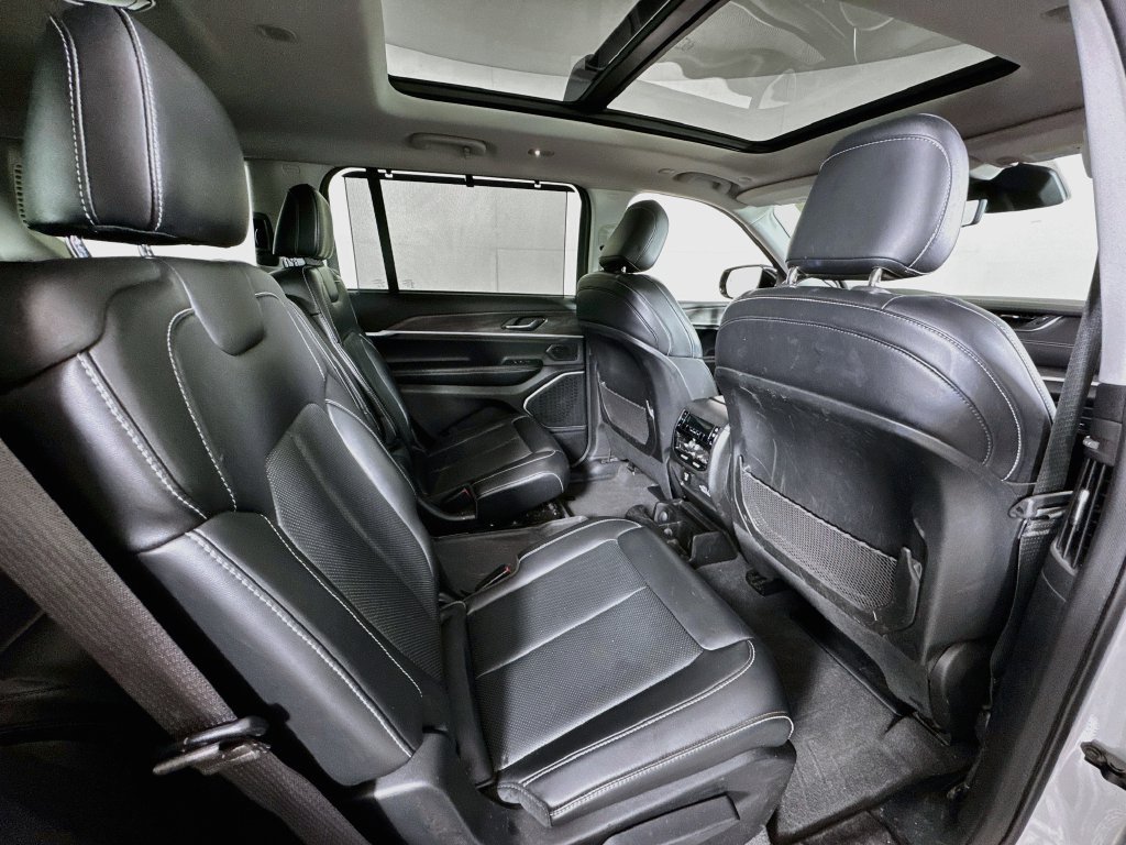 Used 2021 Jeep Grand Cherokee L Limited w/ Luxury Tech Group II AWD/4WD image 30