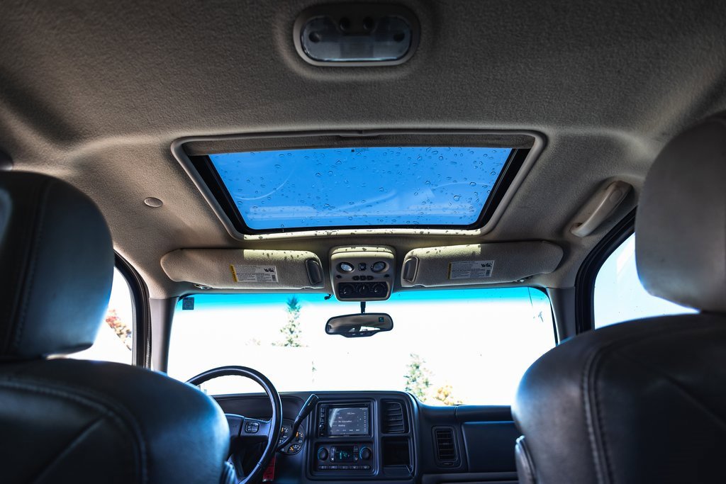 Used 2003 Chevrolet Suburban 4WD image 26