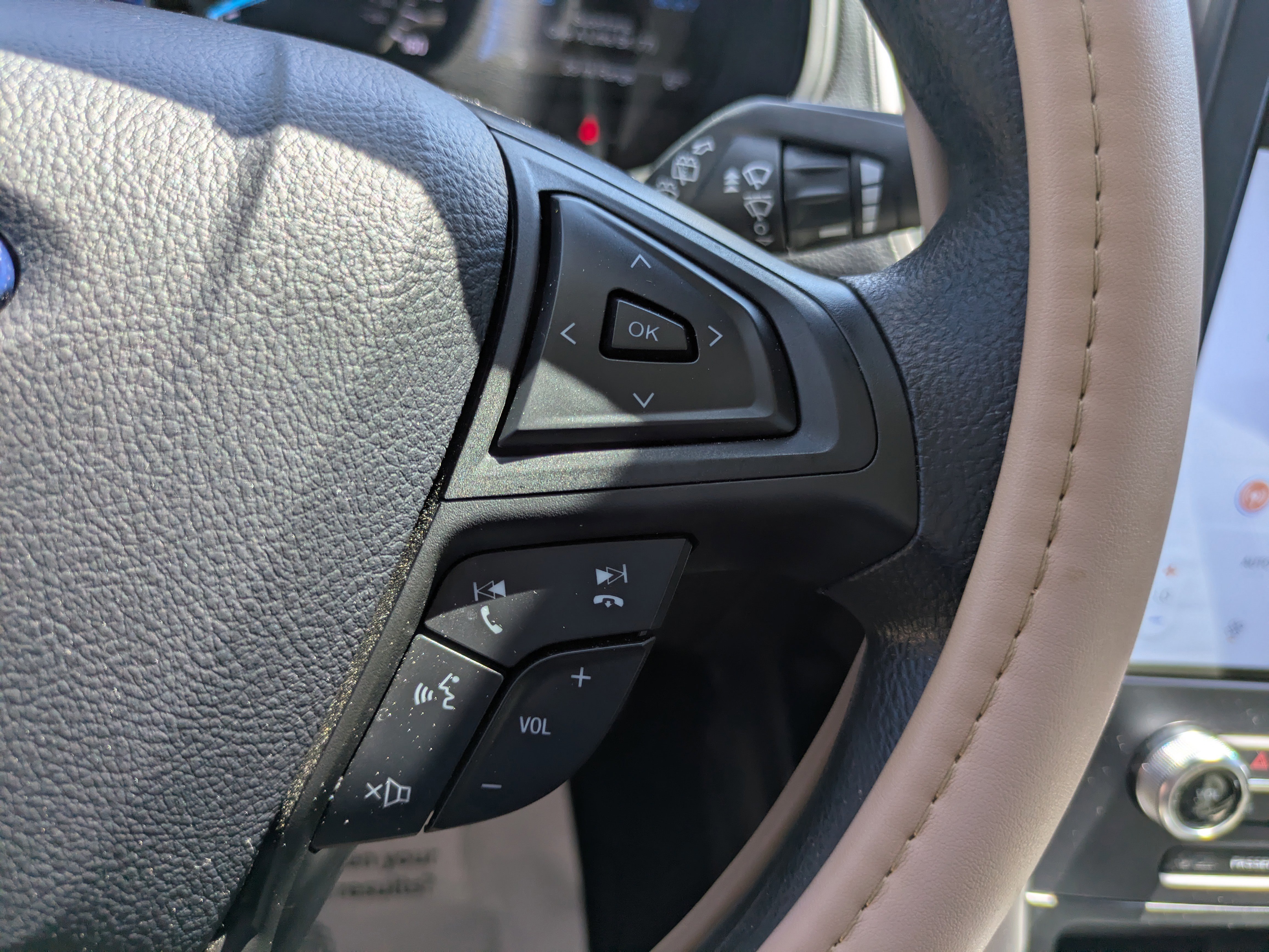 Used 2024 Ford Edge SE AWD/4WD image 19