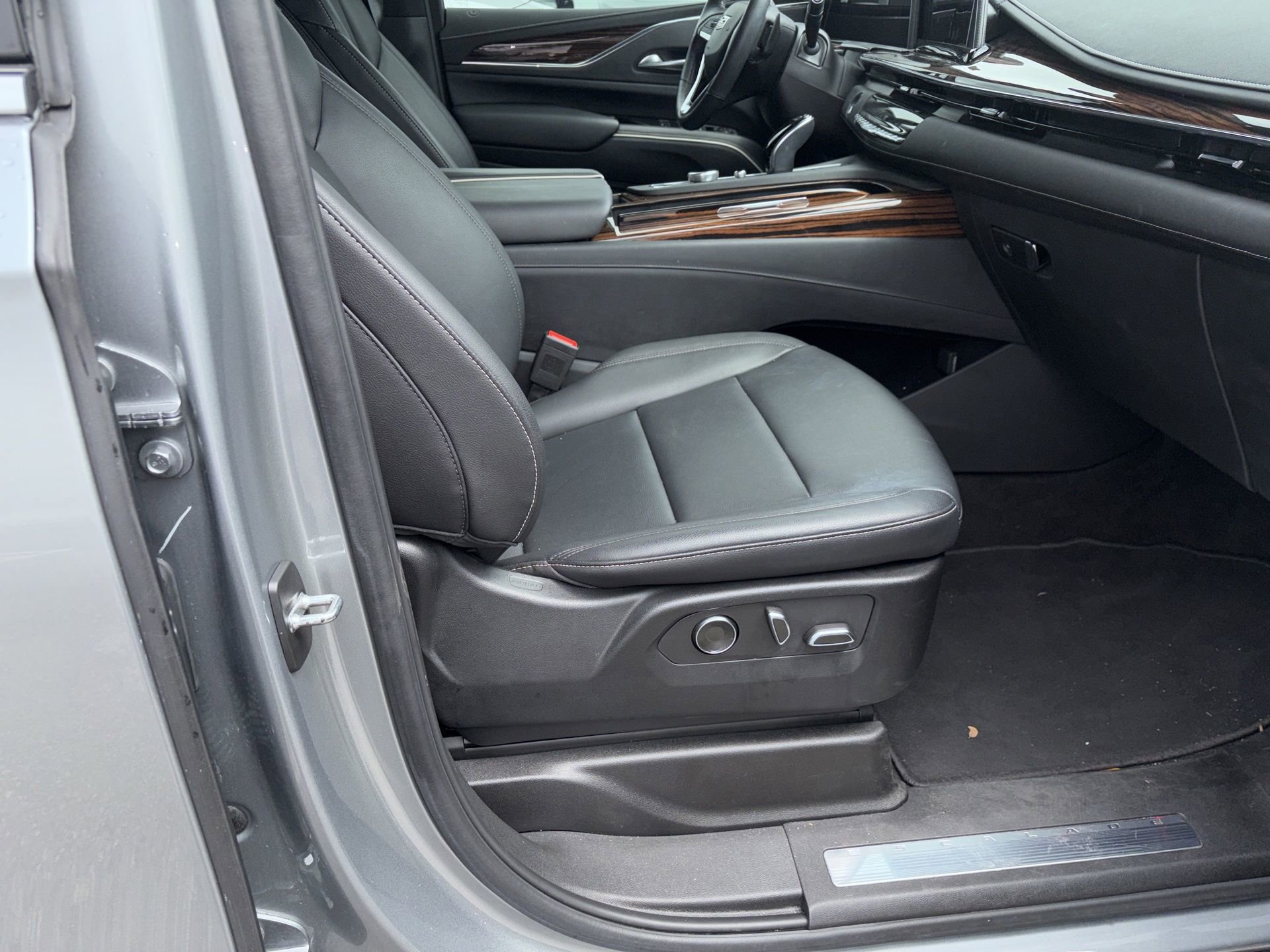 Used 2023 Cadillac Escalade Luxury w/ LPO, Floor Liner Package image 11