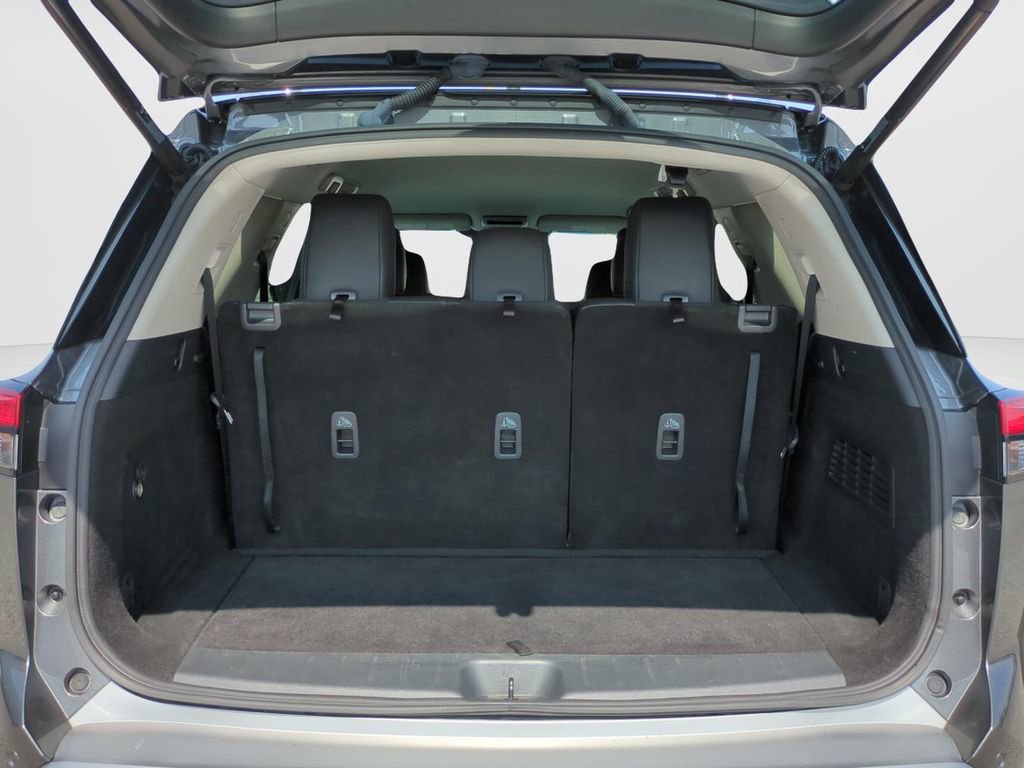 Certified 2024 Nissan Pathfinder SL w/ Black Appearance Package image 12