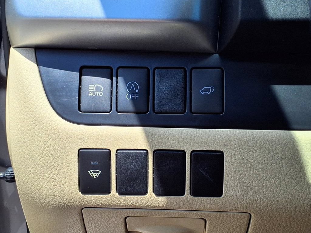 Used 2019 Toyota Highlander XLE FWD image 30