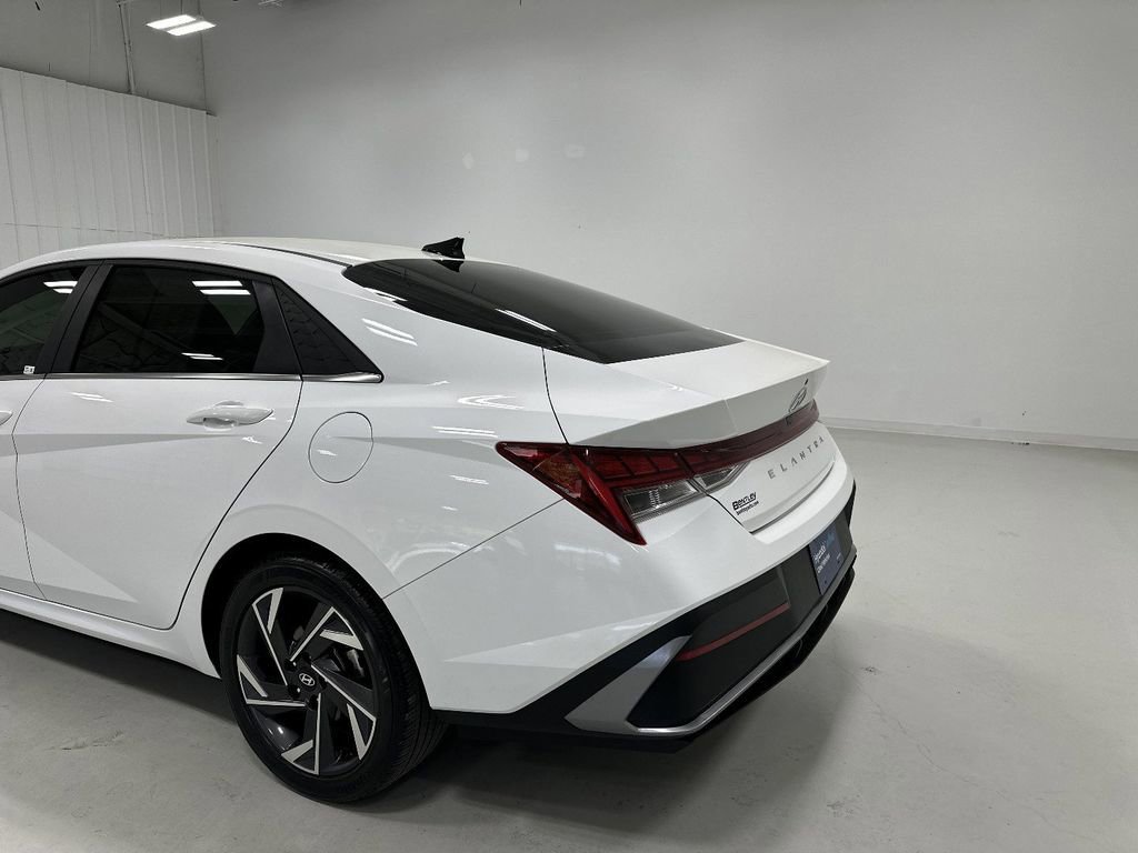 Certified 2024 Hyundai Elantra SEL w/ Convenience Package image 14