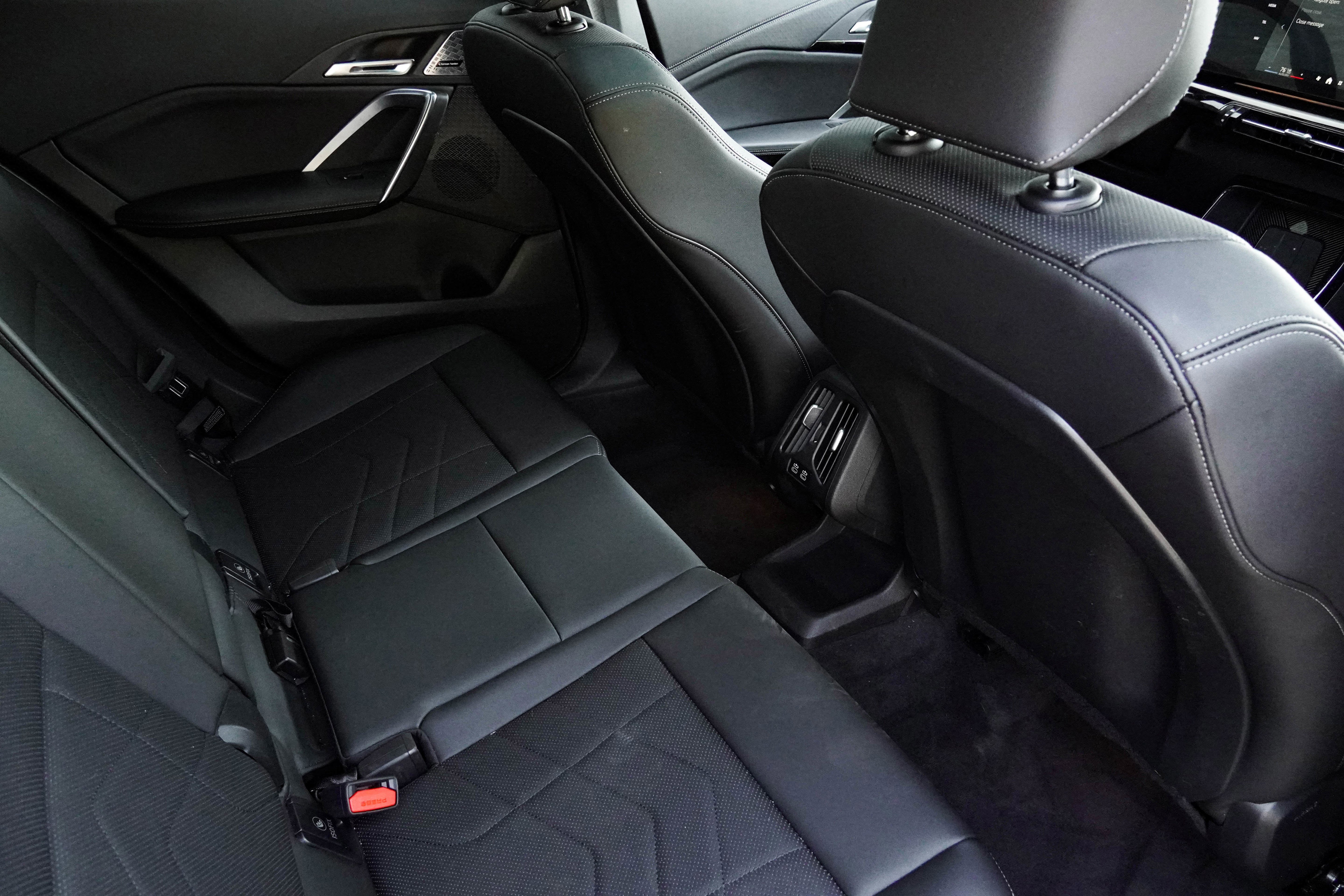 Used 2025 BMW X2 xDrive28i w/ Premium Package image 33