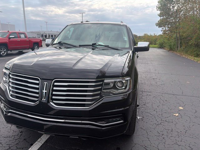 Used 2017 Lincoln Navigator L Select AWD/4WD image 5