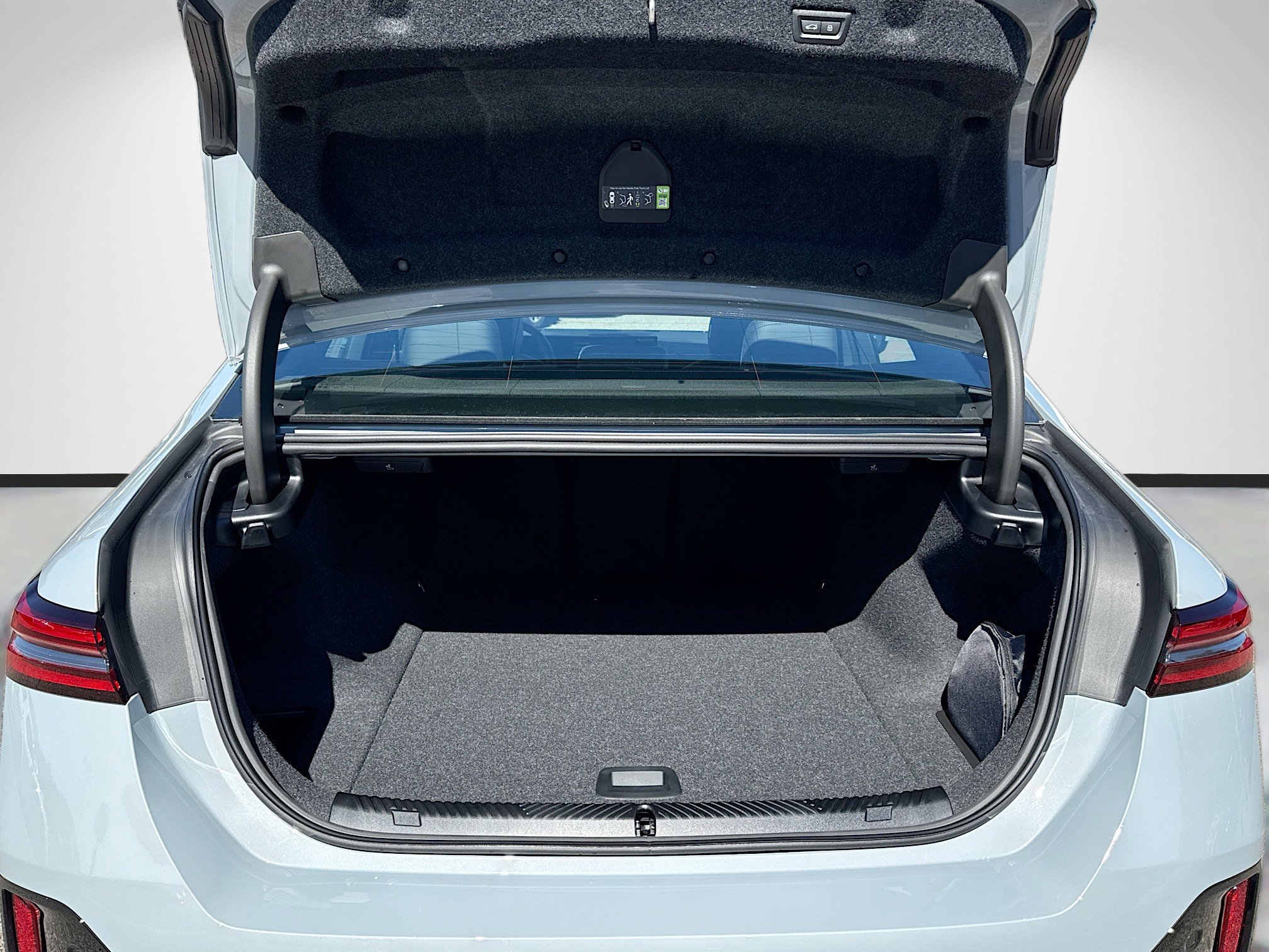 New 2026 BMW i5 eDrive40 image 12