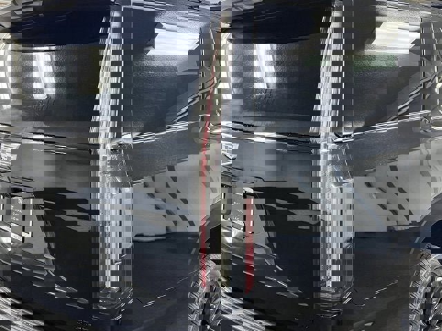 New 2025 Cadillac Escalade ESV Sport Platinum w/ LPO, ONYX Package image 11